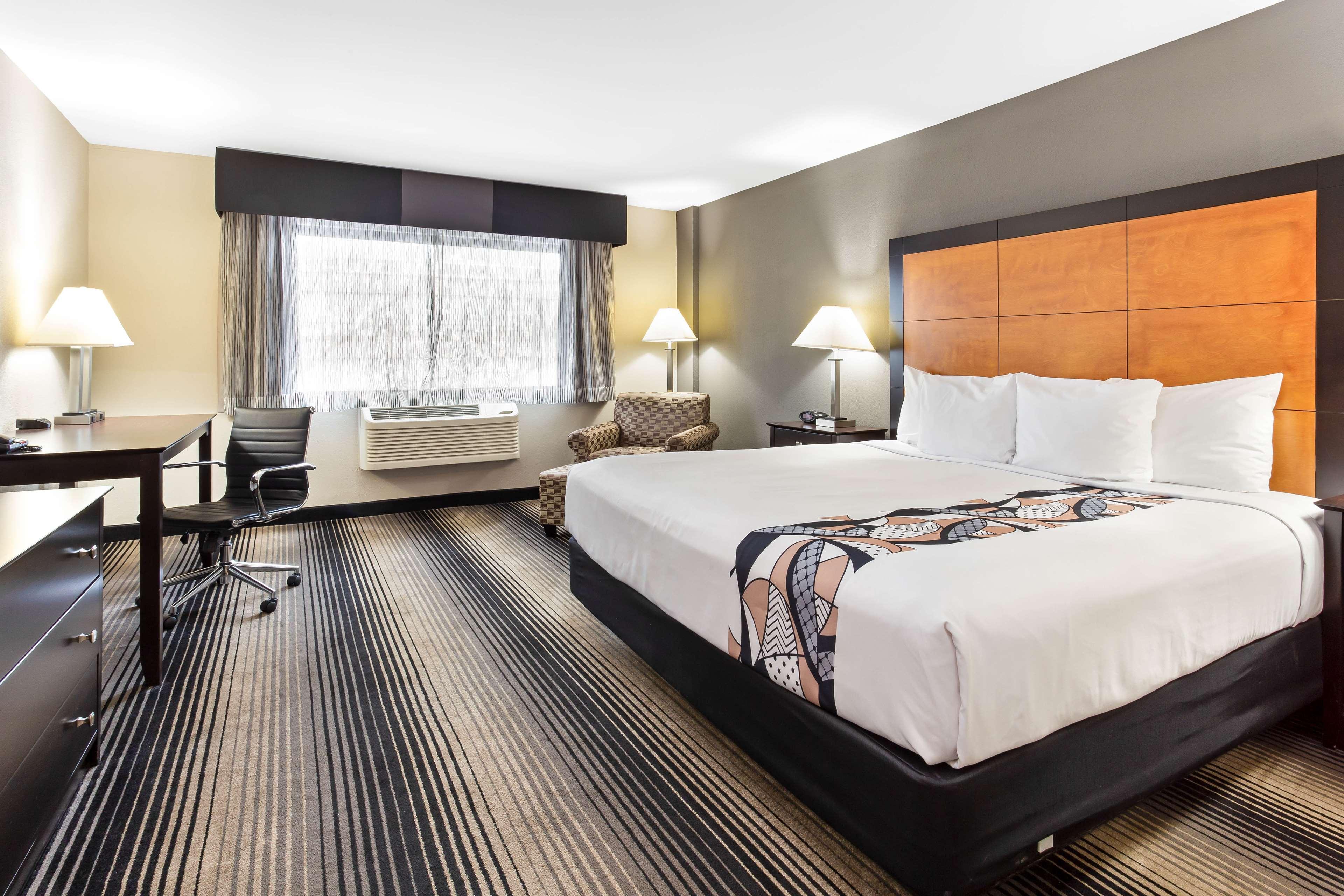 Best Western Plus Hyde Park Chicago Hotel Exterior photo