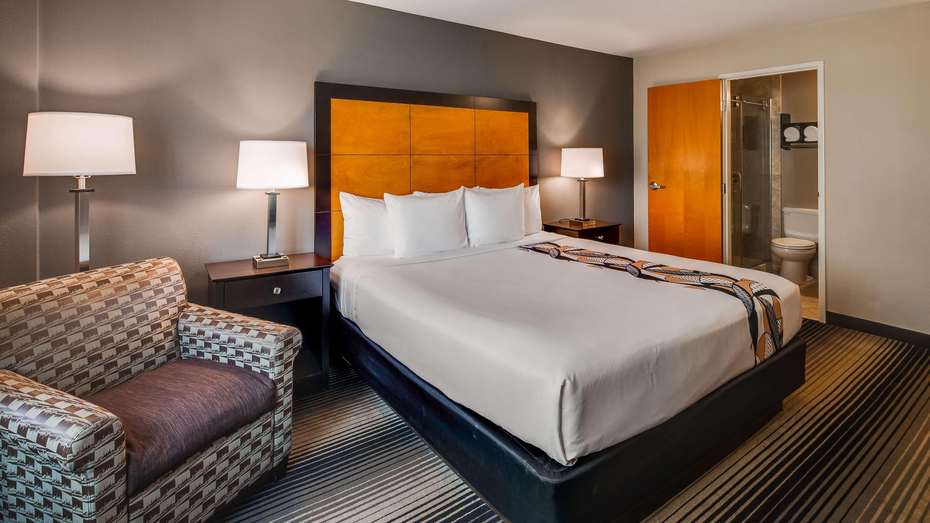 Best Western Plus Hyde Park Chicago Hotel Exterior photo