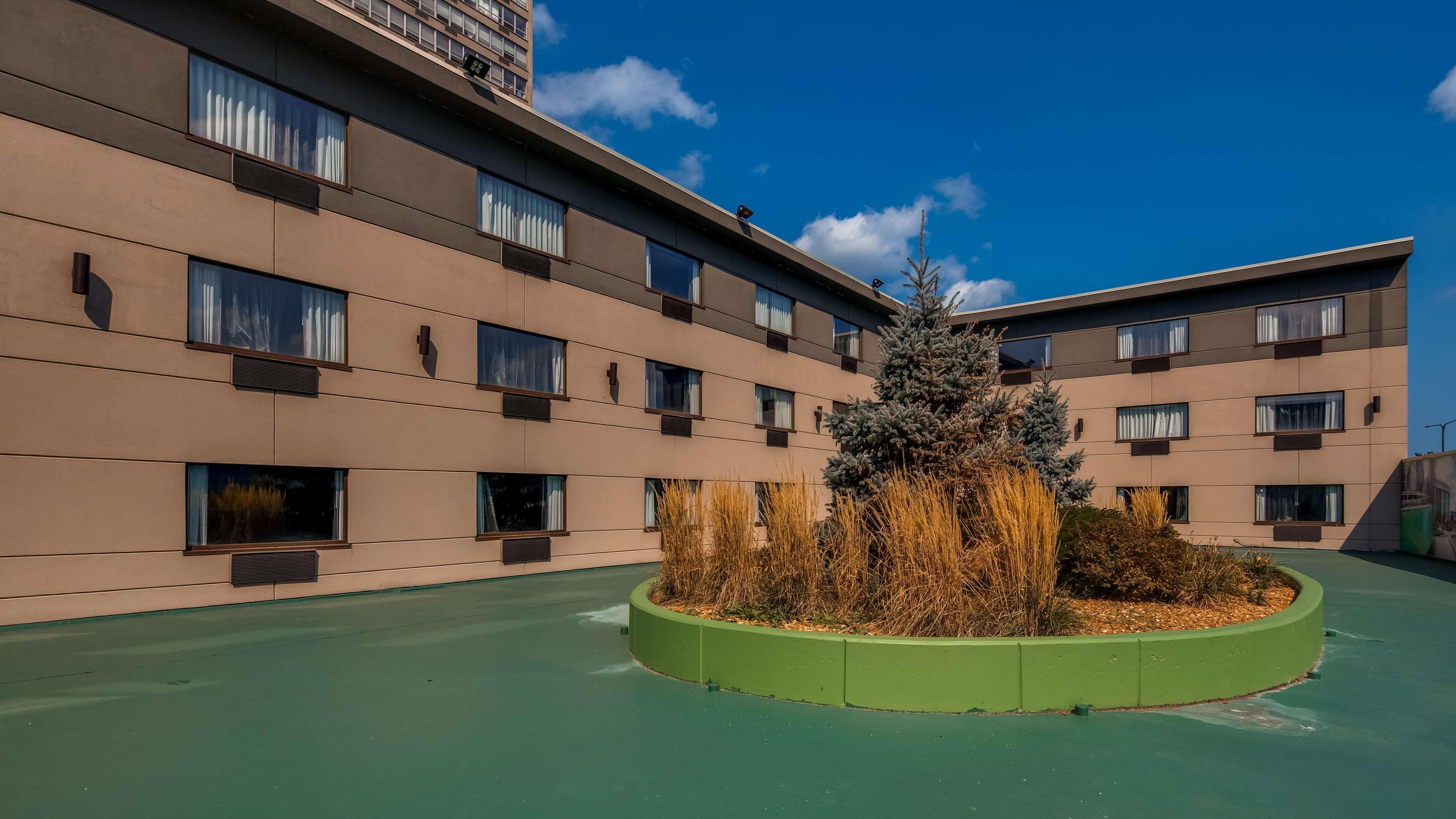 Best Western Plus Hyde Park Chicago Hotel Exterior photo