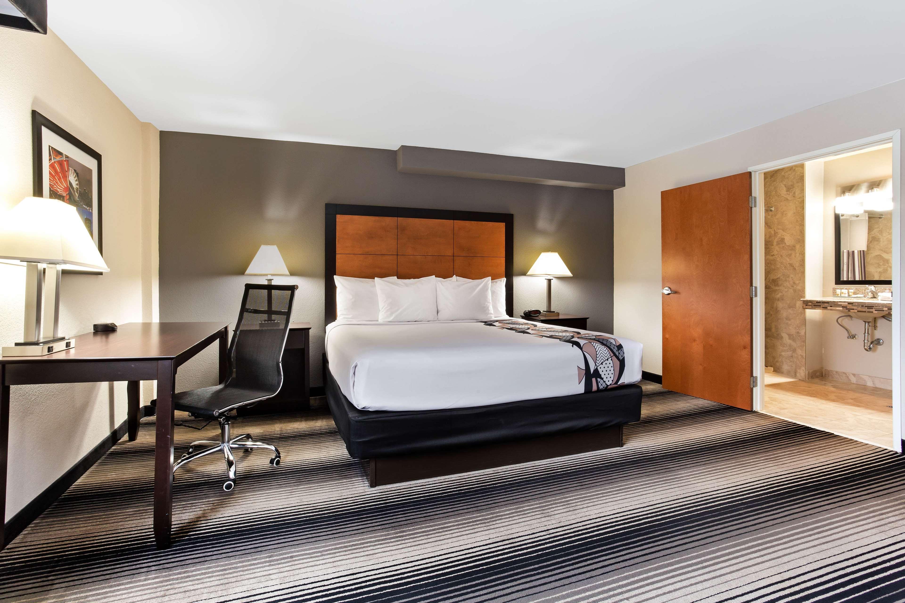Best Western Plus Hyde Park Chicago Hotel Exterior photo