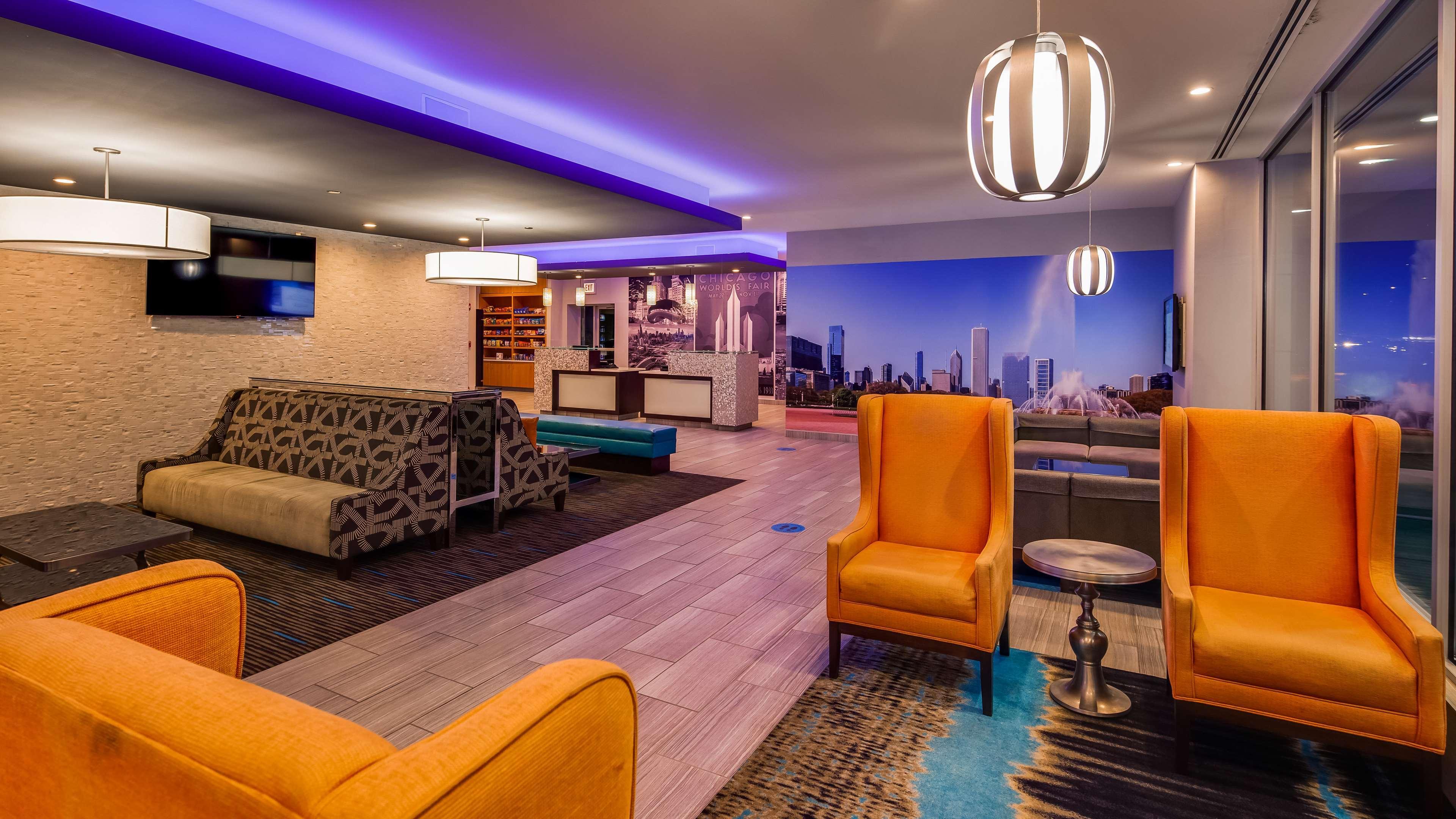 Best Western Plus Hyde Park Chicago Hotel Exterior photo