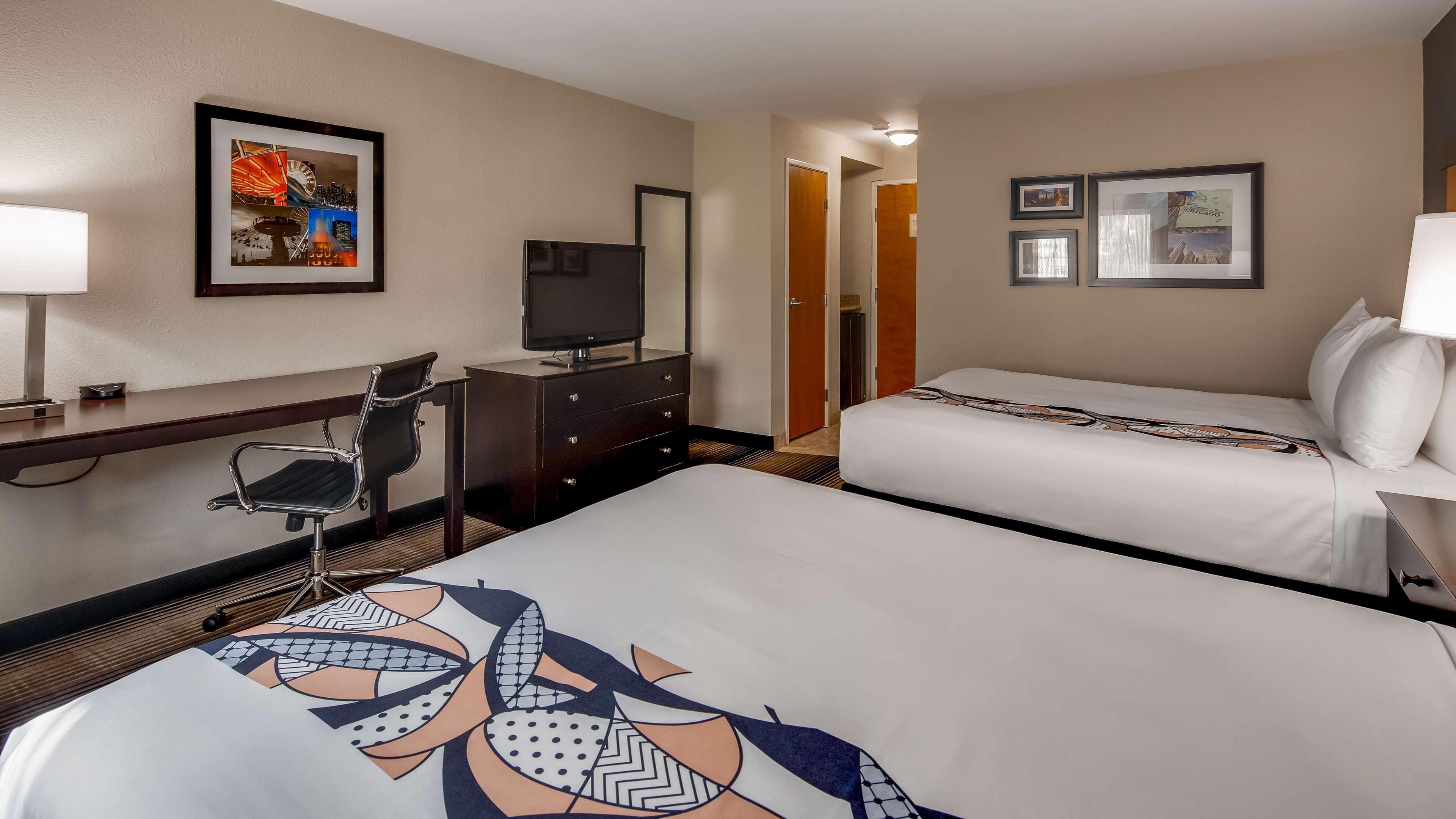 Best Western Plus Hyde Park Chicago Hotel Exterior photo
