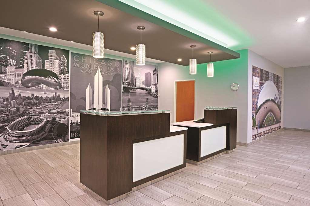 Best Western Plus Hyde Park Chicago Hotel Exterior photo