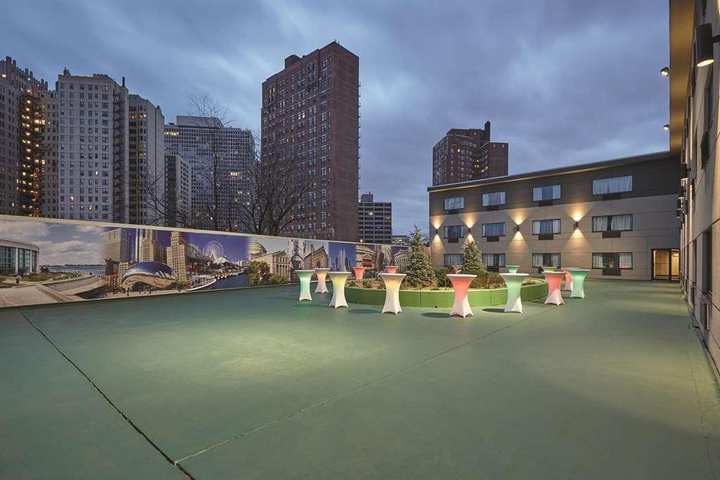 Best Western Plus Hyde Park Chicago Hotel Exterior photo