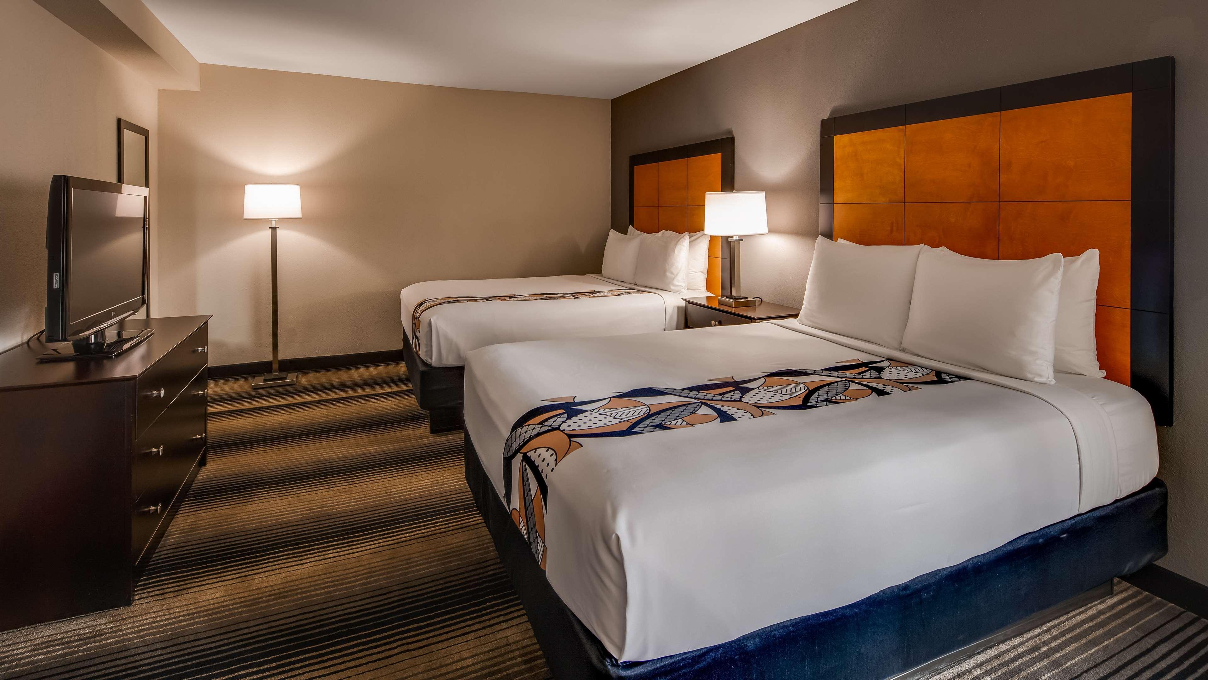 Best Western Plus Hyde Park Chicago Hotel Exterior photo